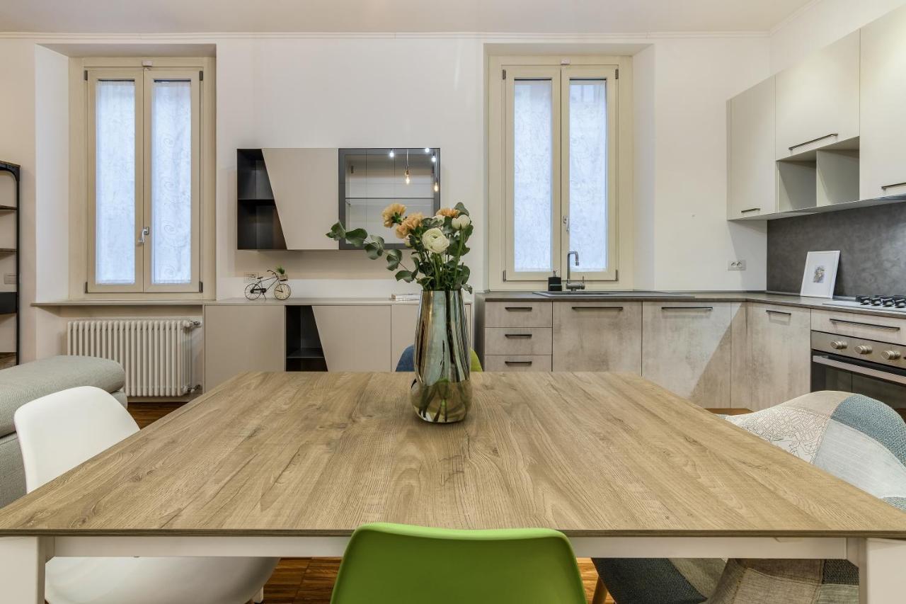 Beplace Apartments In Isola Milan Bagian luar foto