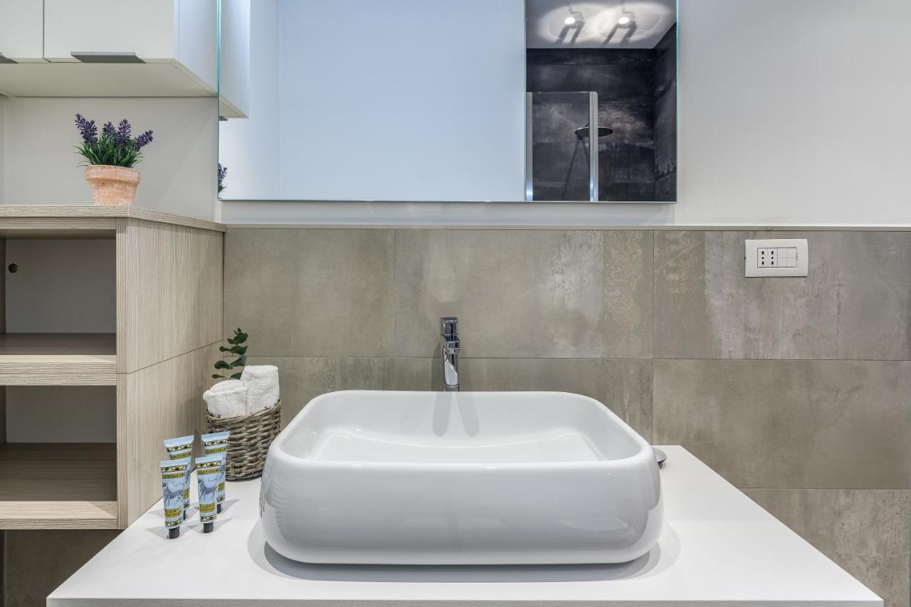 Beplace Apartments In Isola Milan Bagian luar foto