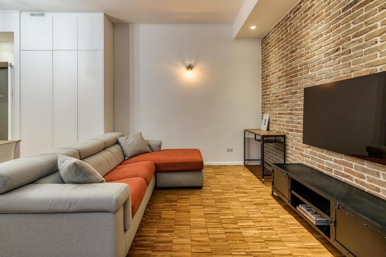 Beplace Apartments In Isola Milan Bagian luar foto