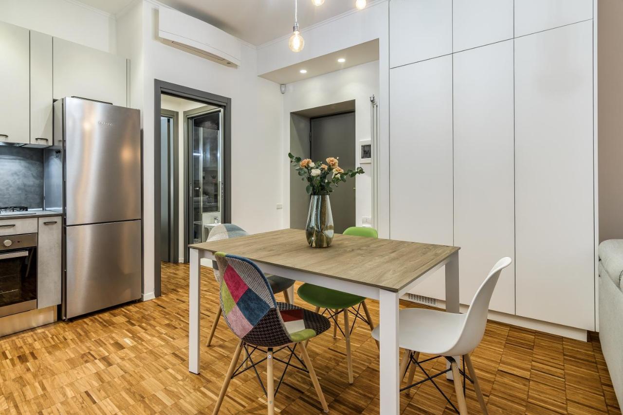 Beplace Apartments In Isola Milan Bagian luar foto