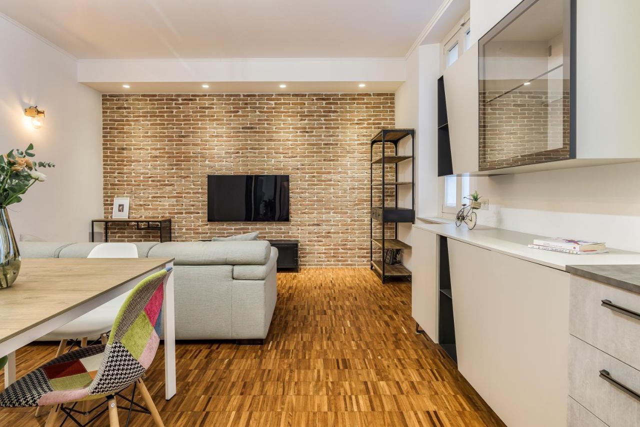 Beplace Apartments In Isola Milan Bagian luar foto